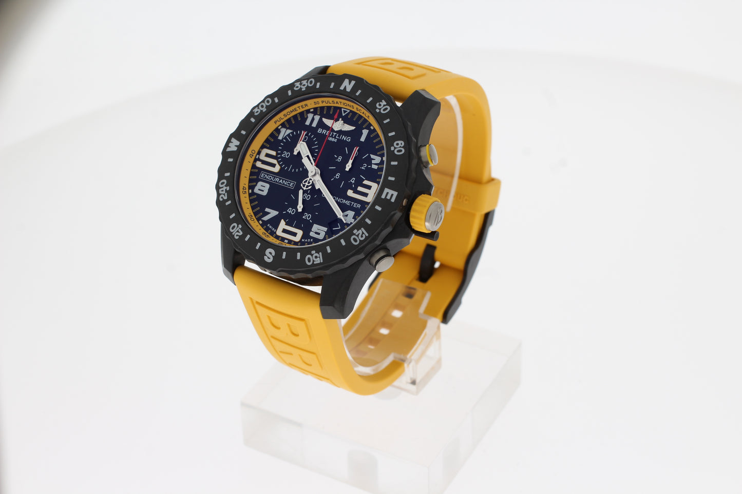 Breitling ENDURANCE PRO gelb, Breitlight® - Schwarz  X82310A41B1S1 Herren Uhr 44mm mit Kautschukarmband