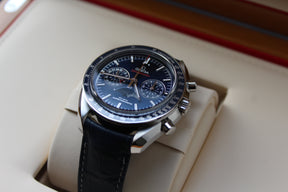 Omega SPEEDMASTER MOONPHASE 44.25 MM, STEEL WITH LEATHER STRAP 304.33.44.52.03.001