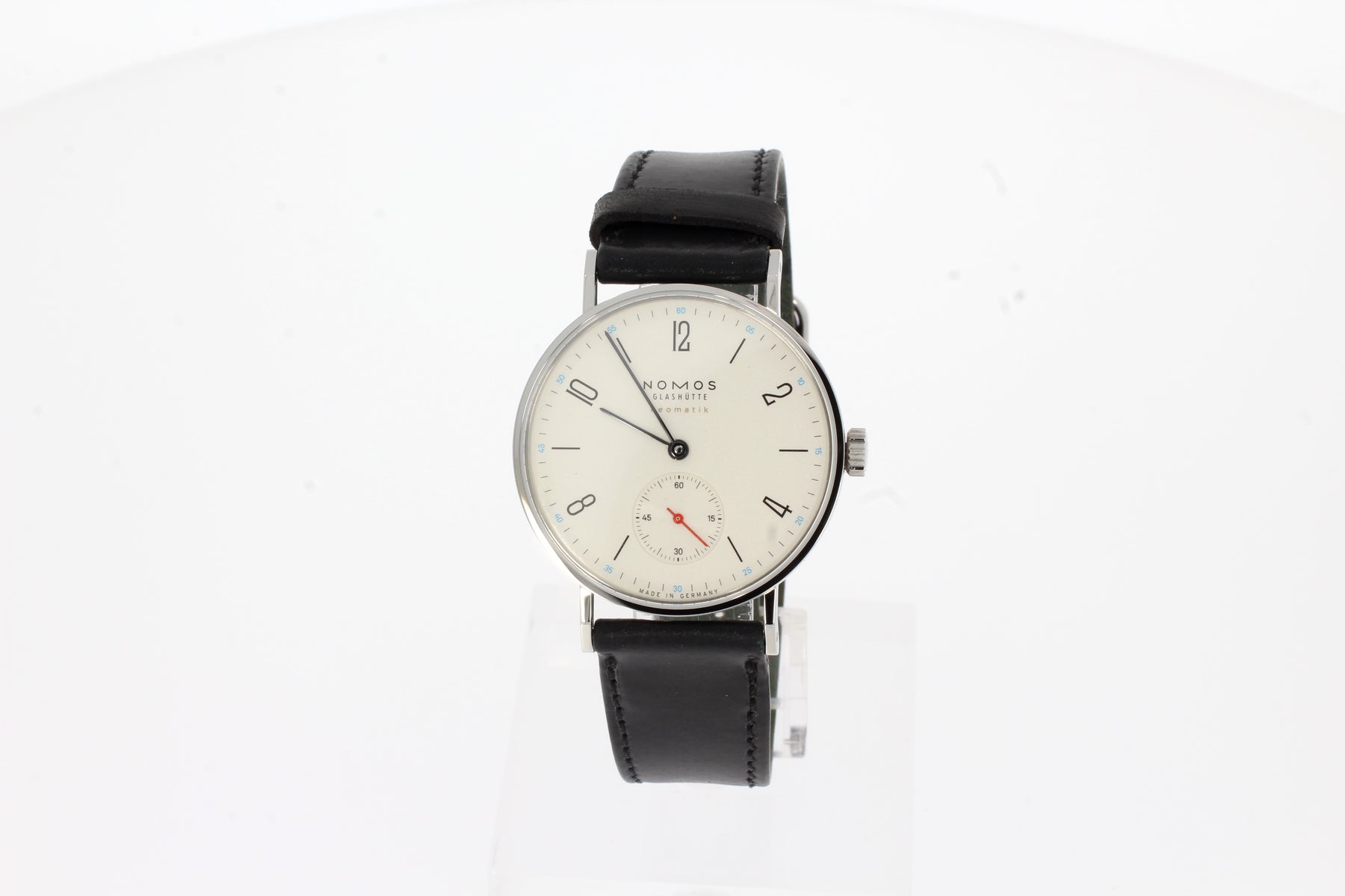 NOMOS Tangente neomatik 175 weiß mit Saphirglasboden