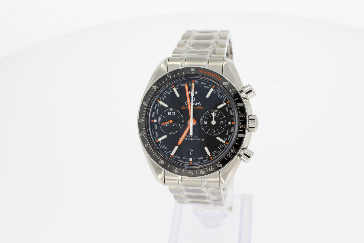 Omega Speedmaster Racing Co-Axial Master Chronograph 329.30.44.51.01.002 acier noir 44,25 mm, avec bracelet en acier