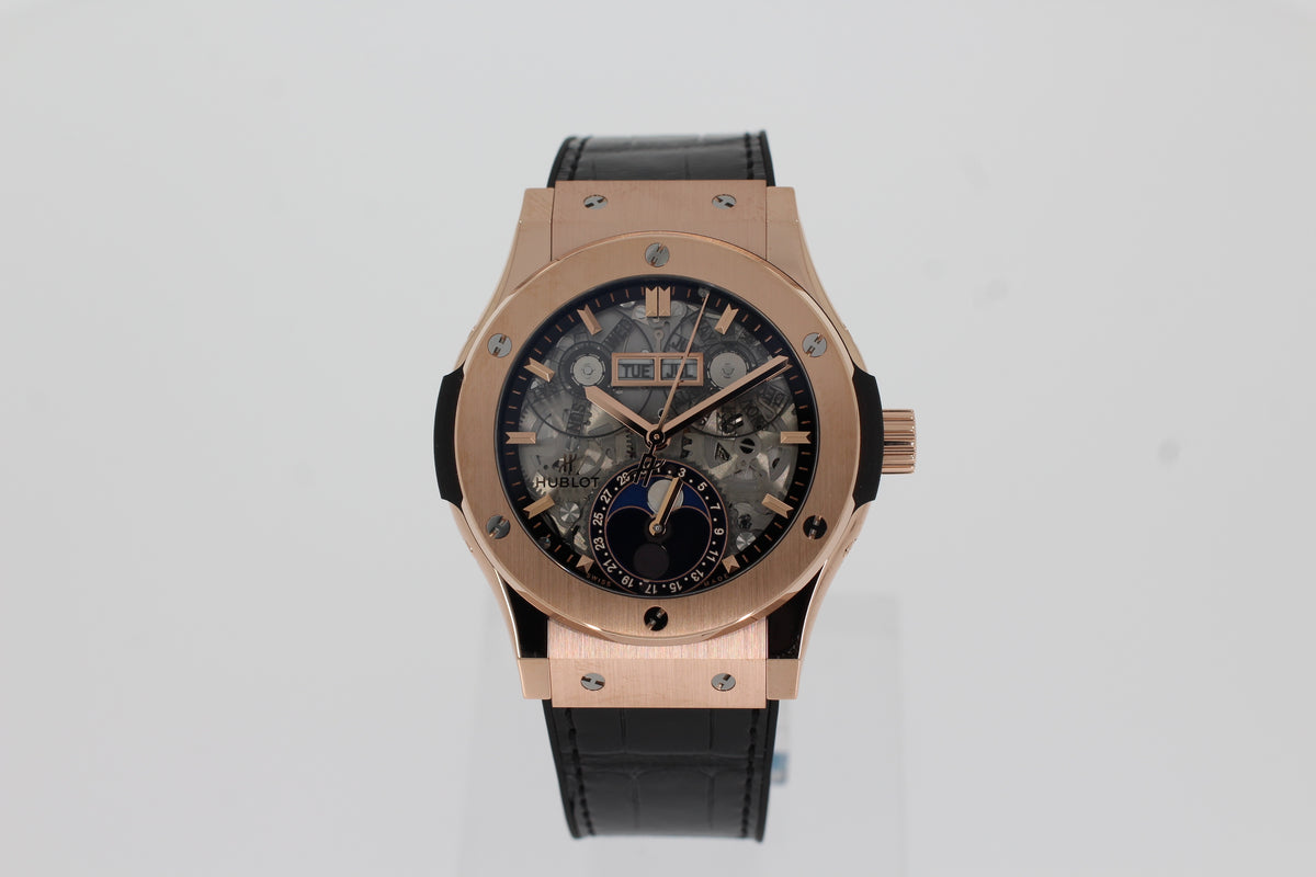 Hublot CLASSIC FUSION AEROFUSION MOONPHASE KING GOLD 42mm 547.OX.0180.LR Automatic Men's Watch Black Rubber Alligator Leather