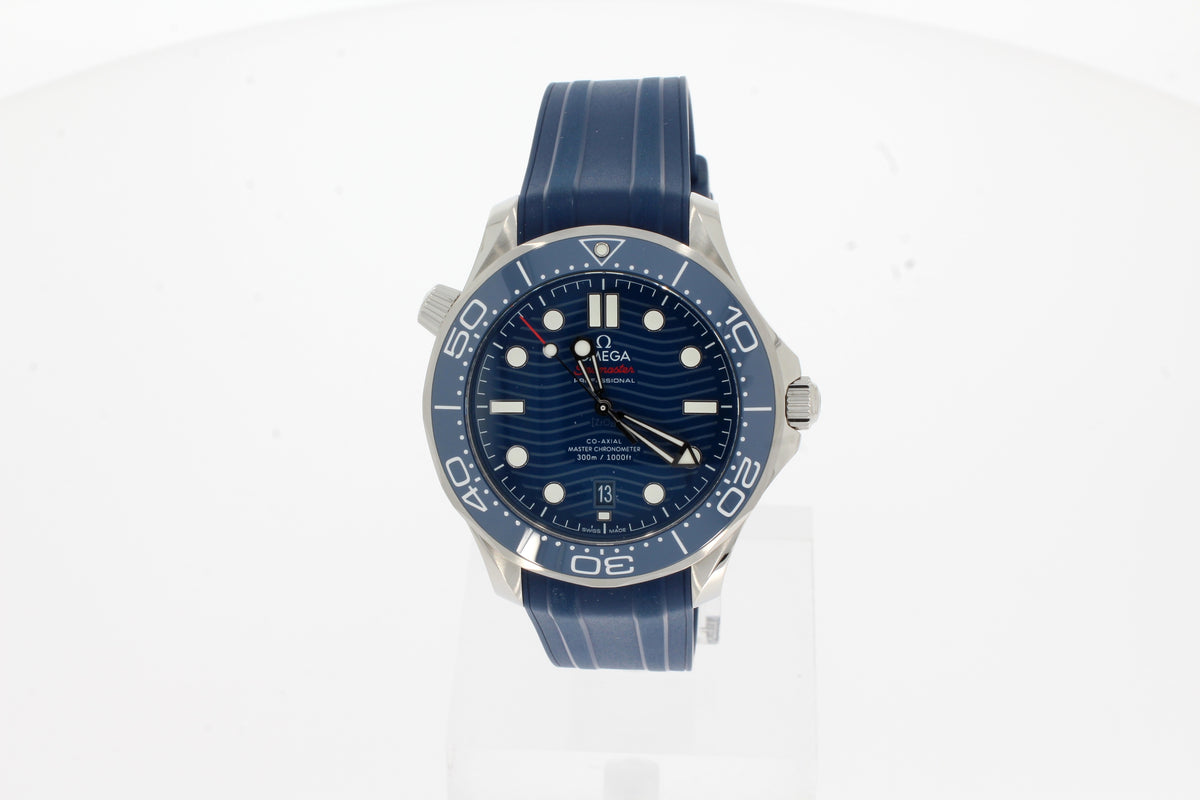 Omega SEAMASTER DIVER 300M 42 MM, STEEL WITH RUBBER STRAP 210.32.42.20.03.001