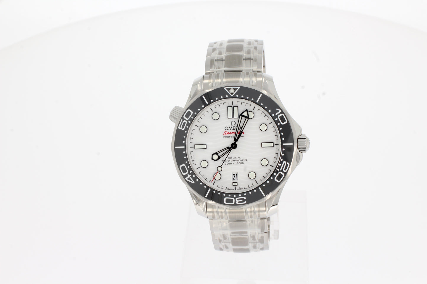 Omega Seamaster Diver 300m Co-Axial Master Chronometer 42mm blanc 210.30.42.20.04.001 acier blanc 42mm, avec bracelet en acier
