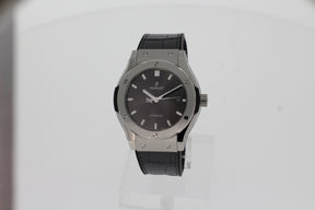 Hublot Classic Fusion Titanium 42mm Racing Grey 542.NX.7071.LR Titanium Automatic Men's Watch / Unisex Grey Rubber Strap