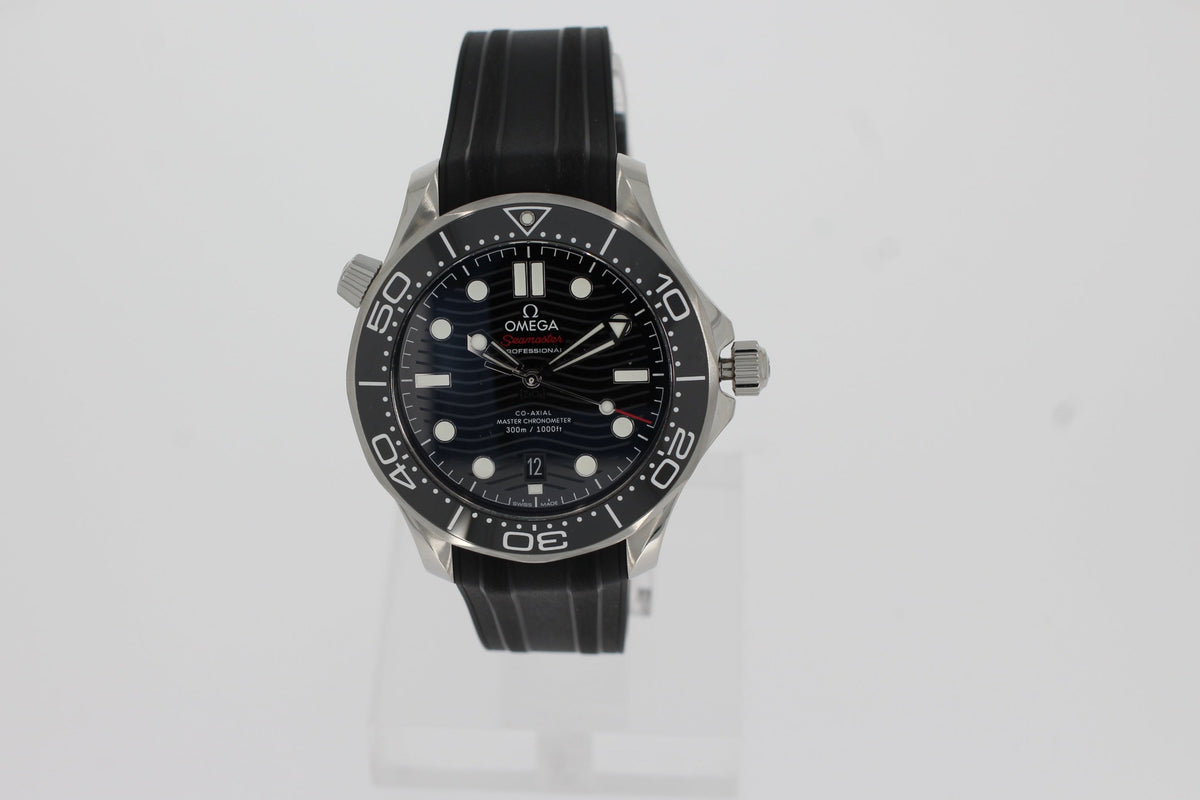 Omega SEAMASTER DIVER 300M 42 MM, STEEL WITH RUBBER STRAP 210.32.42.20.01.001