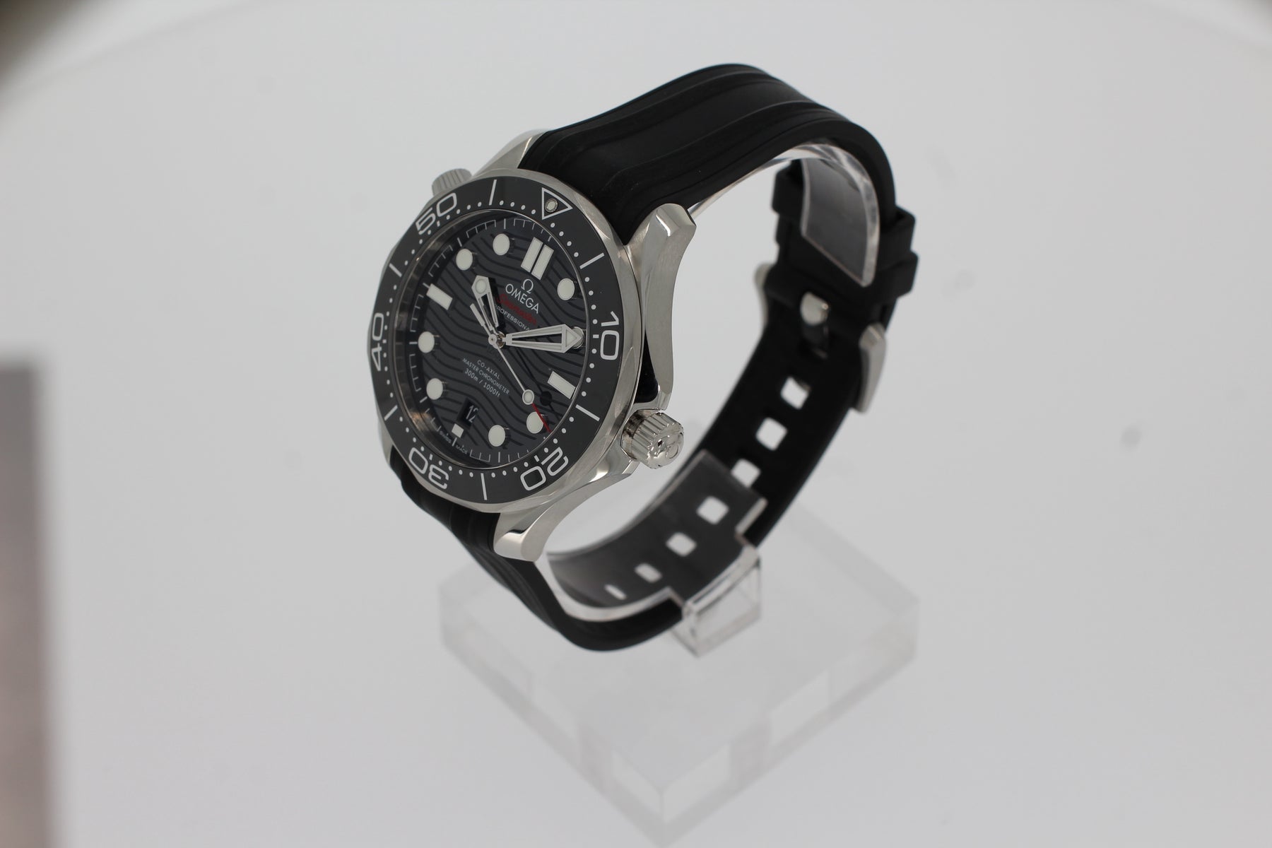 Omega SEAMASTER DIVER 300M 42 MM, STEEL WITH RUBBER STRAP 210.32.42.20.01.001