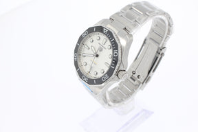 TAG HEUER AQUARACER PROFESSIONAL 300 DATE automatique, 43 mm, acier inoxydable WBP201C.BA0632