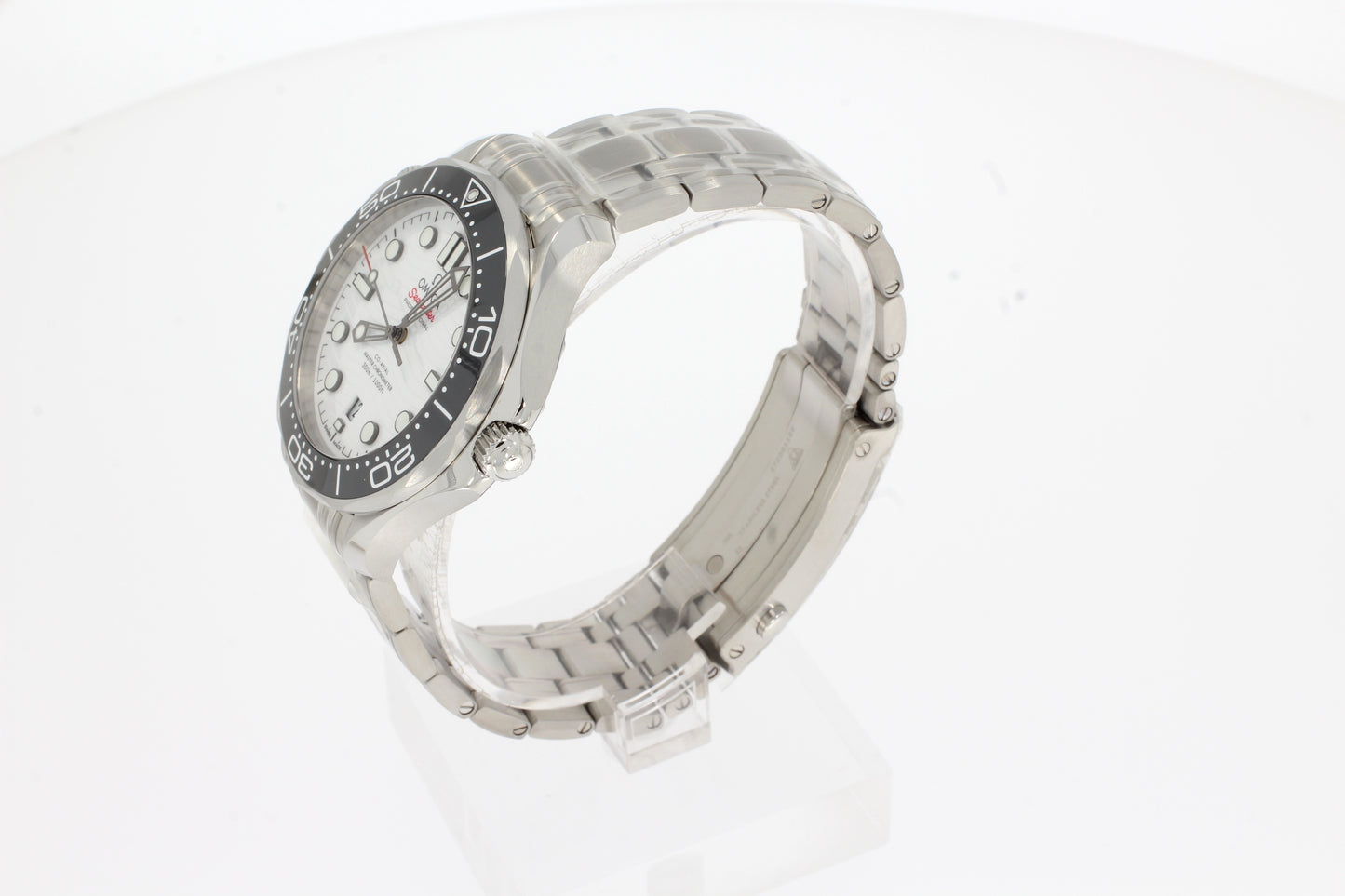 Omega Seamaster Diver 300m Co-Axial Master Chronometer 42mm blanc 210.30.42.20.04.001 acier blanc 42mm, avec bracelet en acier