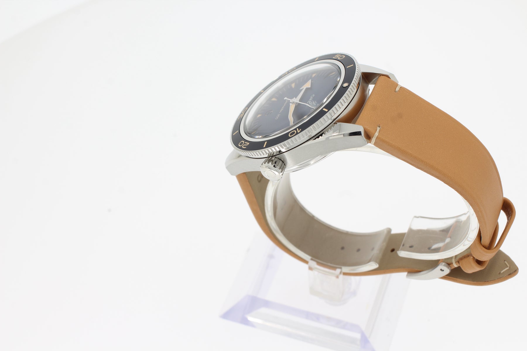Omega Seamaster 300 41 mm, Stahl mit Lederarmband 23432412103001