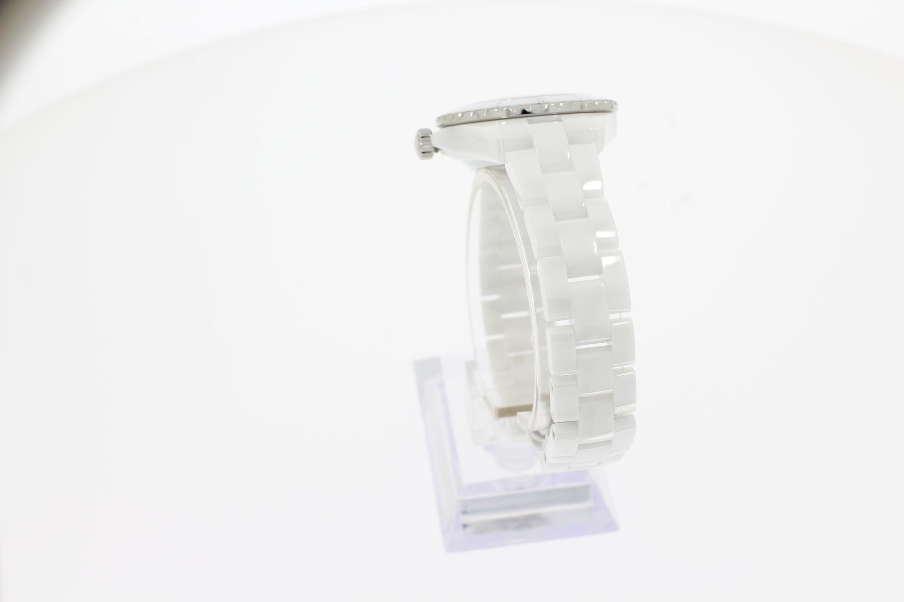 Chanel J12 White Highly Resistant 33mm H5698