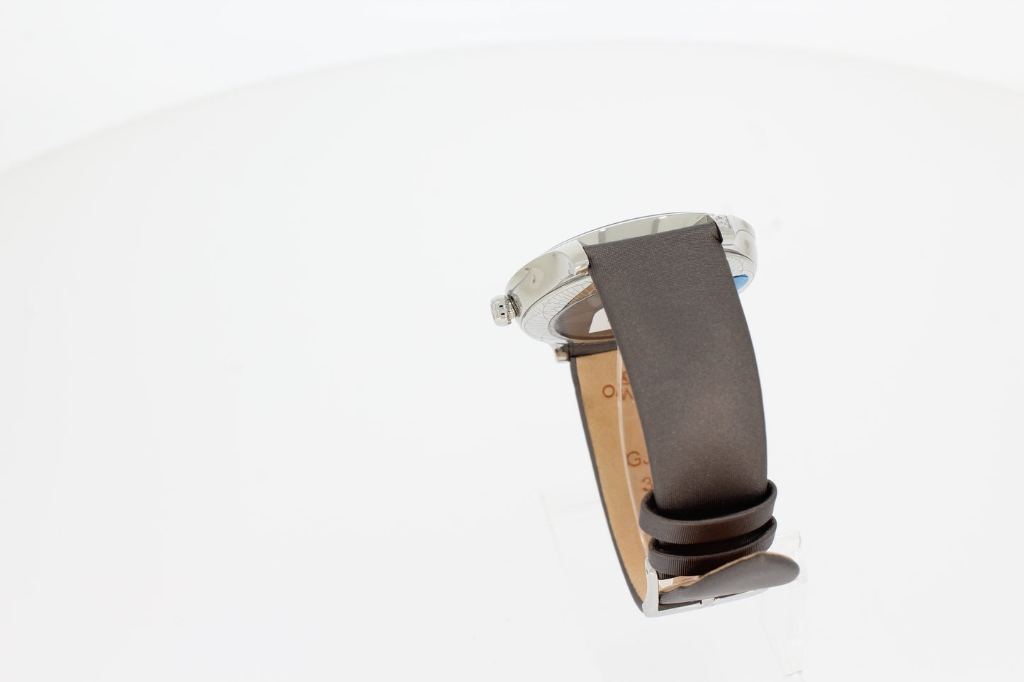 Omega TRÉSOR QUARTZ 428.17.39.60.02.001 acier argenté 39mm, avec bracelet textile gris
