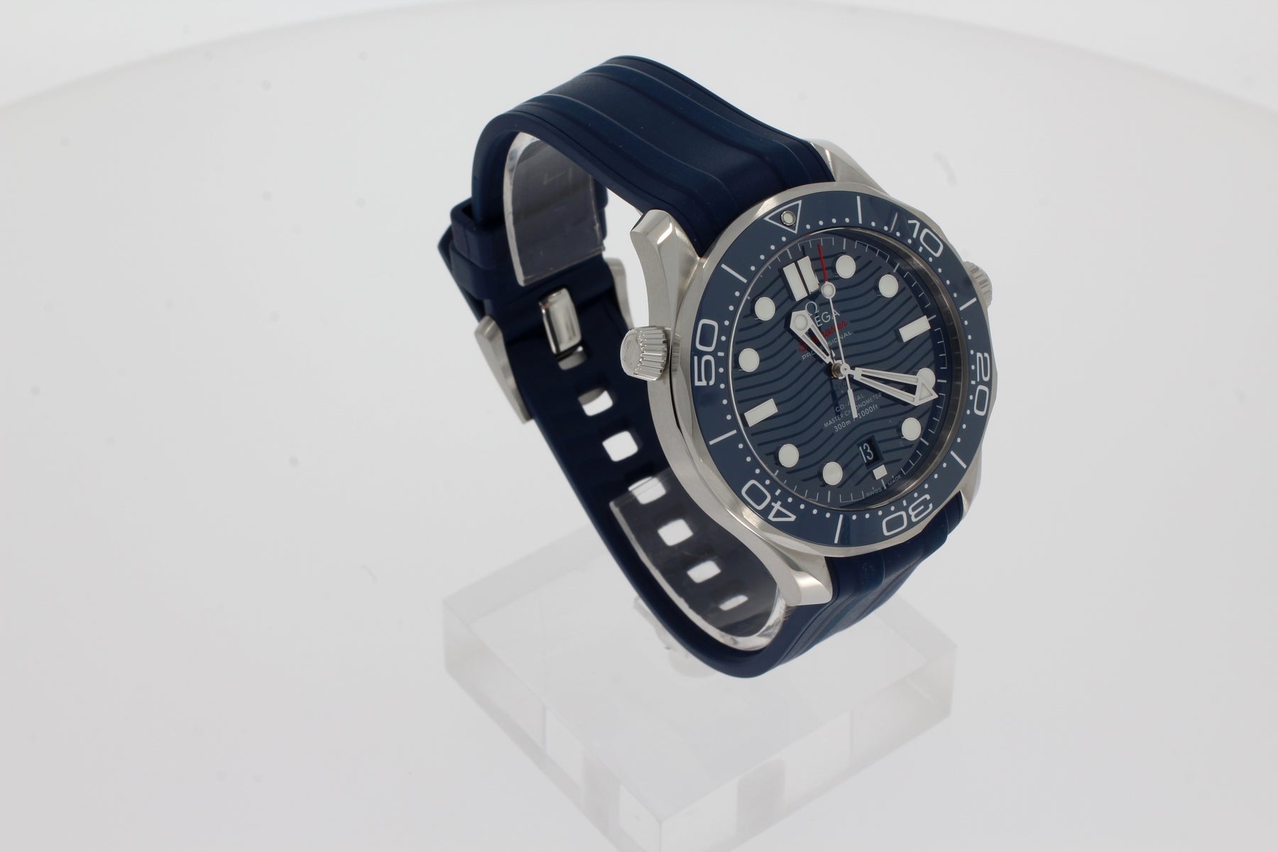 Omega SEAMASTER DIVER 300M 42 MM, STEEL WITH RUBBER STRAP 210.32.42.20.03.001