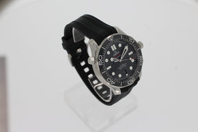 Omega SEAMASTER DIVER 300M 42 MM, STEEL WITH RUBBER STRAP 210.32.42.20.01.001