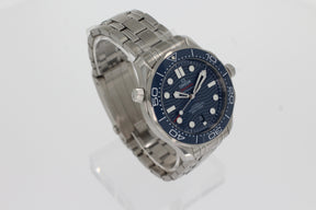 Omega Seamaster Diver 300M Co-Axial Master Chronometer blue 210.30.42.20.03.001 blue 42mm steel, with steel bracelet